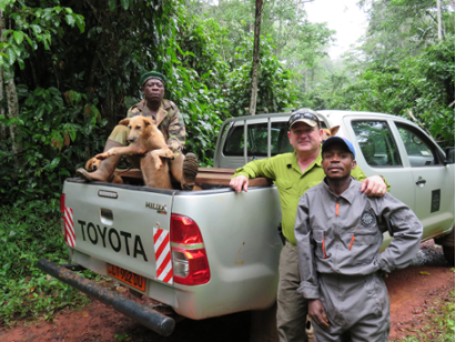 Un cazador en el remoto Camerún recurre a Global Rescue: «Totalmente genial».